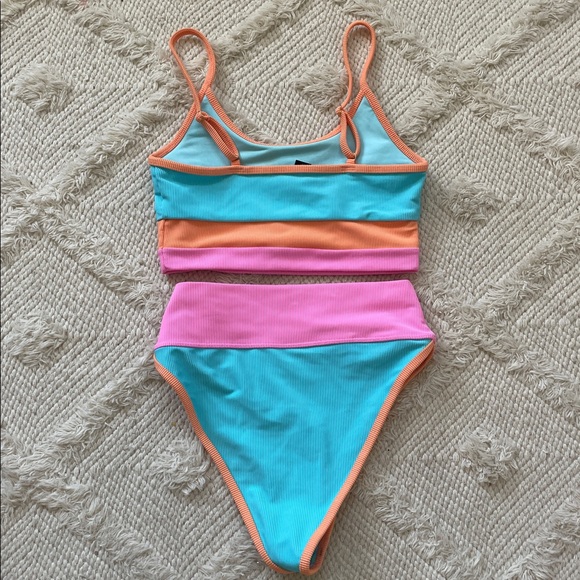 New Beach Riot Bikini Set - Picture 6 of 6